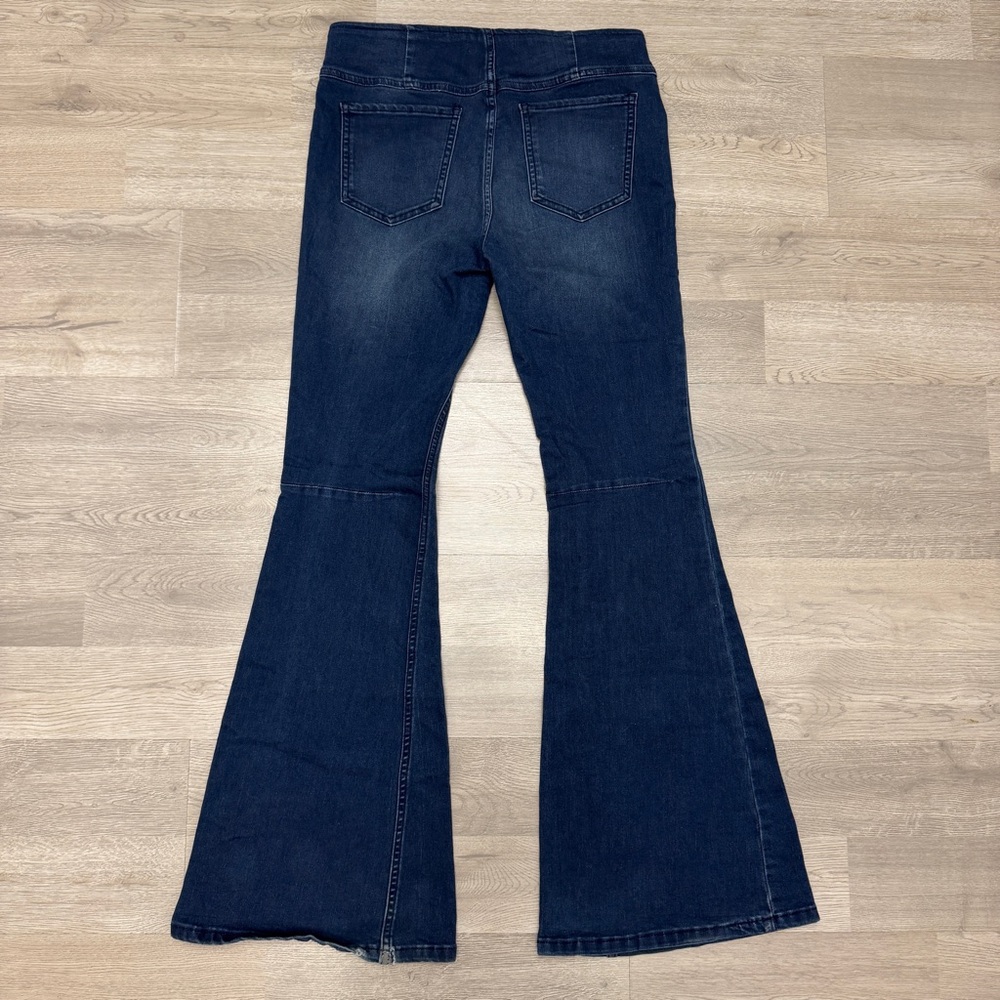 Free People We The Free Flare Jeans 29 Long Dark Wash Bell Bottom Stretch Boho - Picture 2 of 10